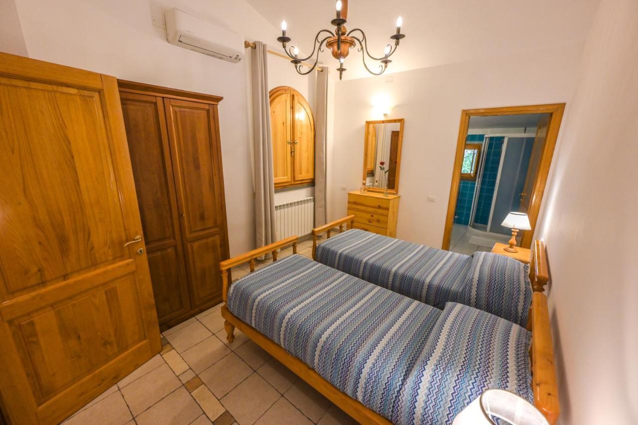 Agriturismo Poggio Al Pino مونتيلوبو فيورنتينو المظهر الخارجي الصورة