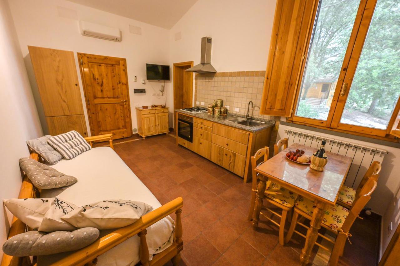 Agriturismo Poggio Al Pino مونتيلوبو فيورنتينو المظهر الخارجي الصورة