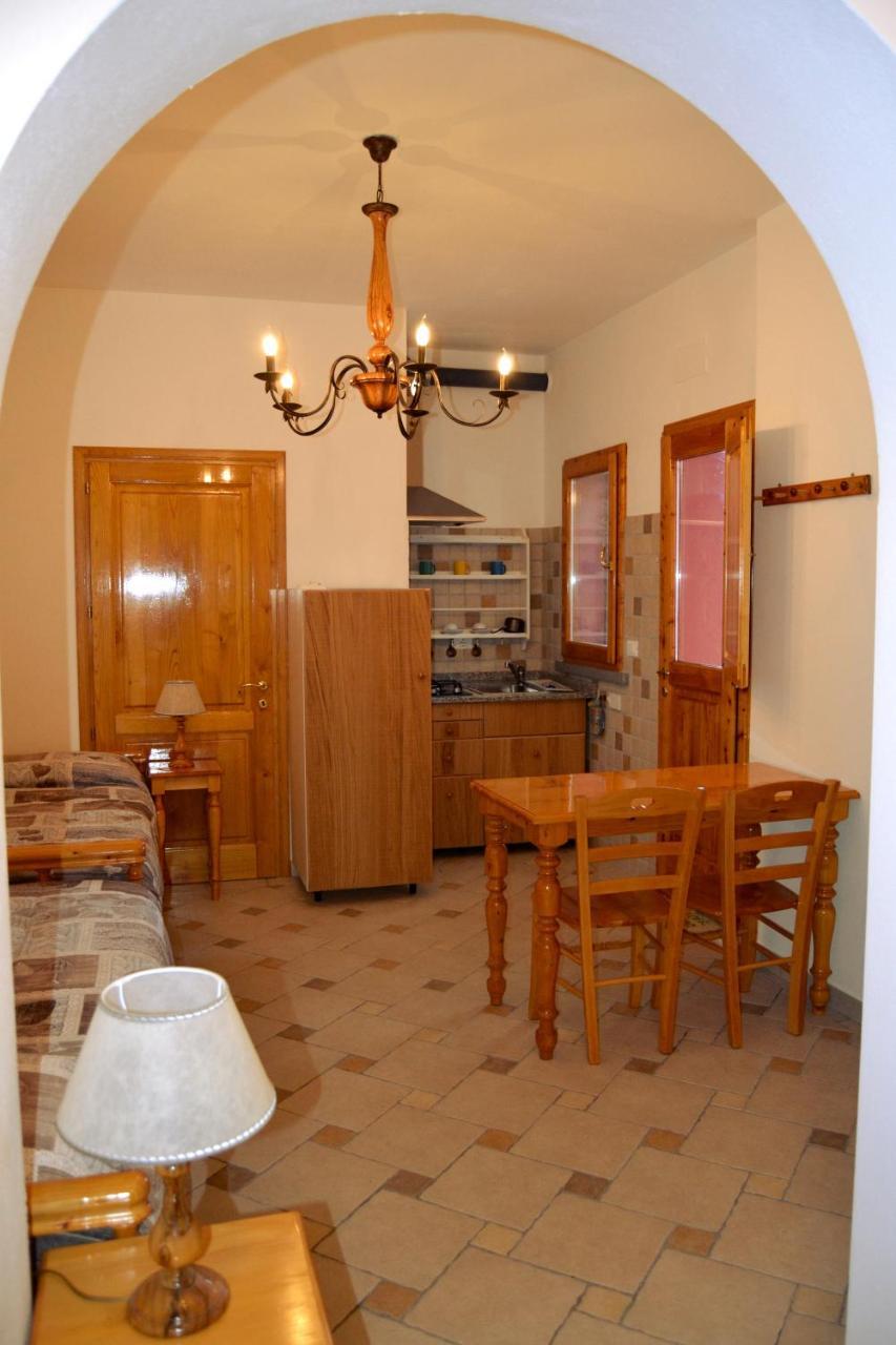 Agriturismo Poggio Al Pino مونتيلوبو فيورنتينو المظهر الخارجي الصورة