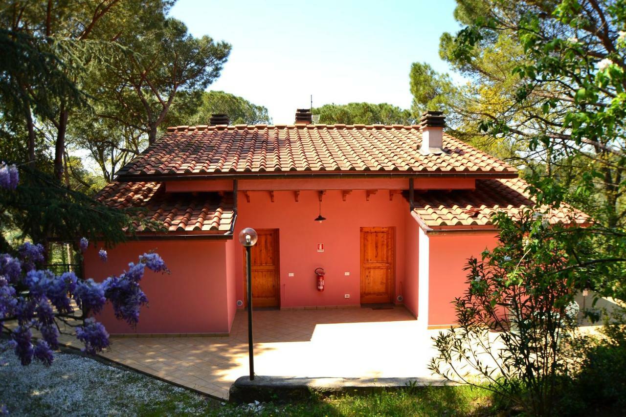 Agriturismo Poggio Al Pino مونتيلوبو فيورنتينو المظهر الخارجي الصورة
